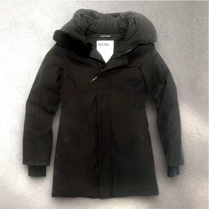 Aritzia TNA Golden Premium Parka Down filled Winter jacket XXS